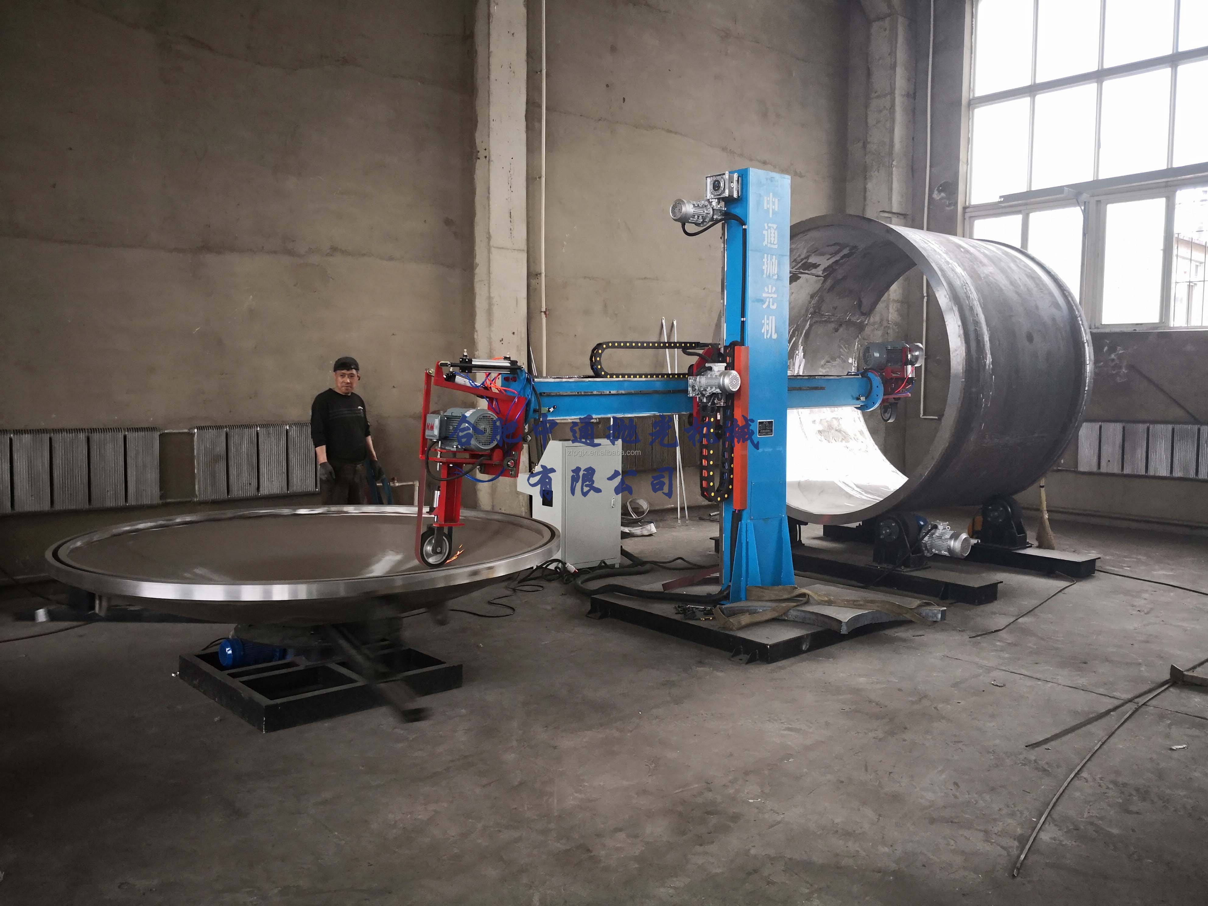 ��ͷ����һ���׹��